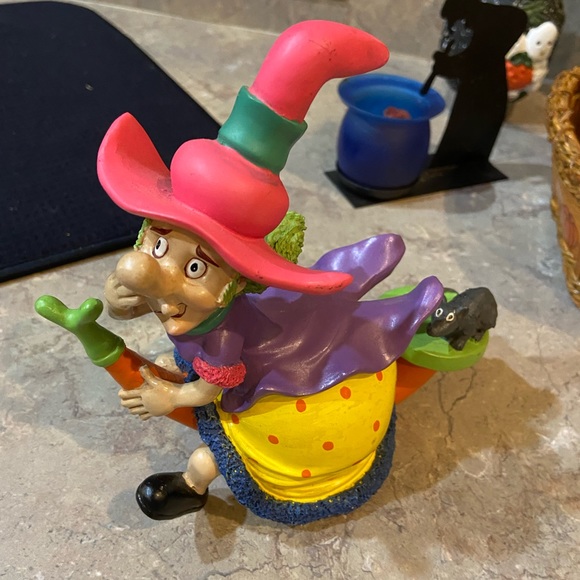 8 piece Halloween bundle - Picture 12 of 16